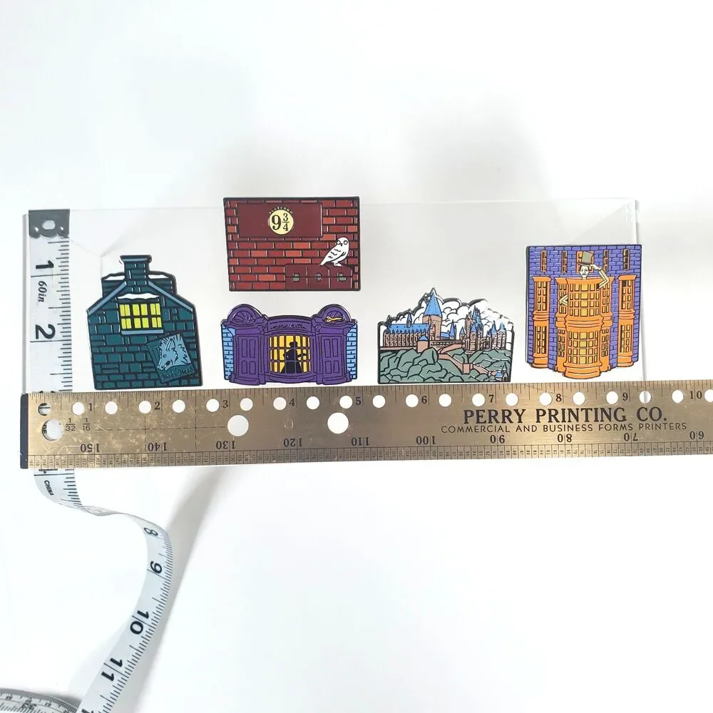 Harry Potter Enamel 5 Pin Set Magical Places Loot Crate 2021 Hogwarts Hogsmeade - Picture 2 of 12
